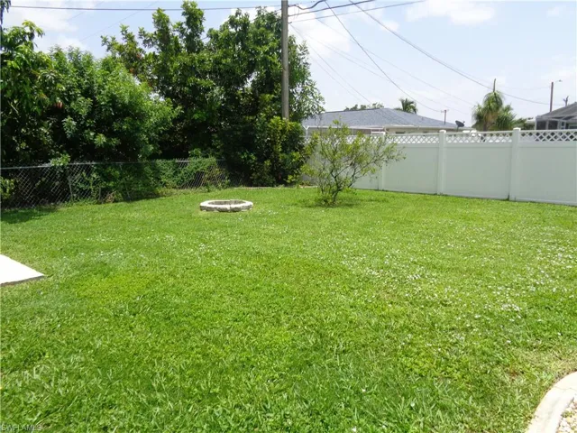 1320 Se 25th Ln, Cape Coral, Florida 33904