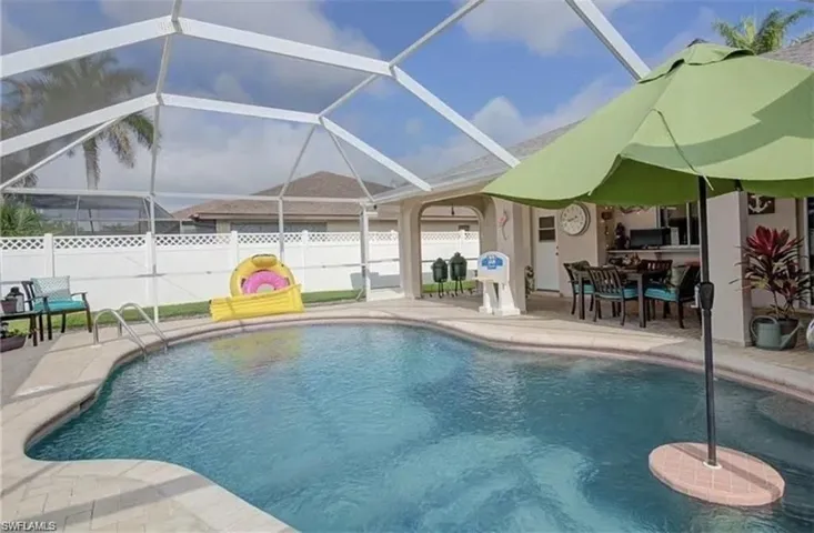 1320 Se 25th Ln, Cape Coral, Florida 33904