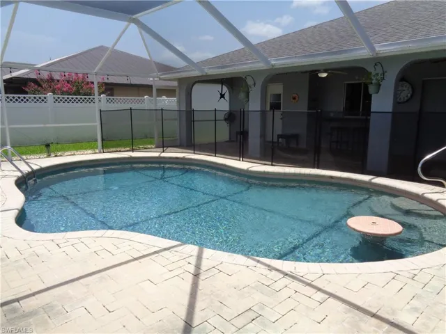 1320 Se 25th Ln, Cape Coral, Florida 33904