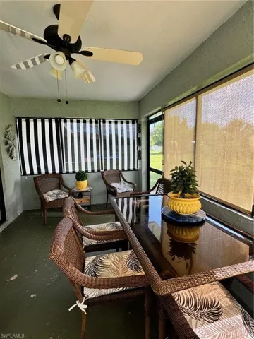 Sunroom / solarium with ceiling fan