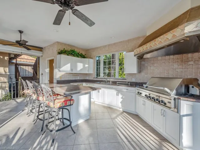 Outdoor Kitchen