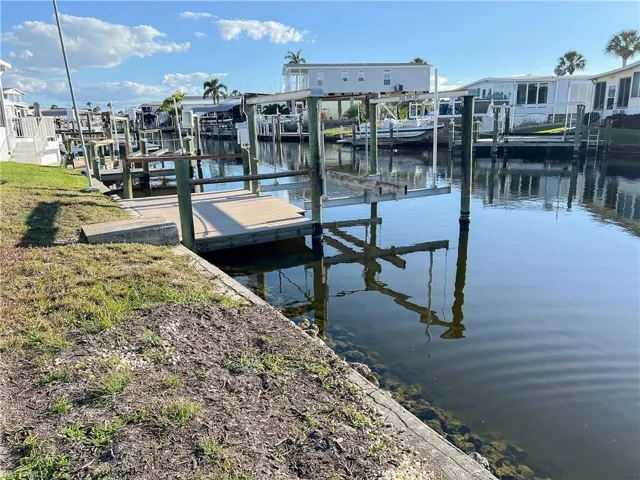 Dock, Lift and canal View