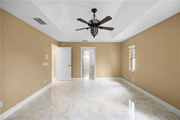 1813 Se 8th Ave, Cape Coral, Florida 33990