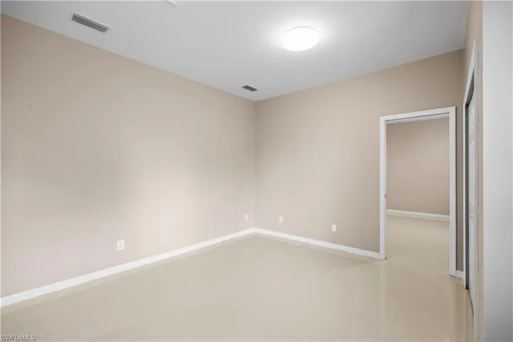 1813 Se 8th Ave, Cape Coral, Florida 33990