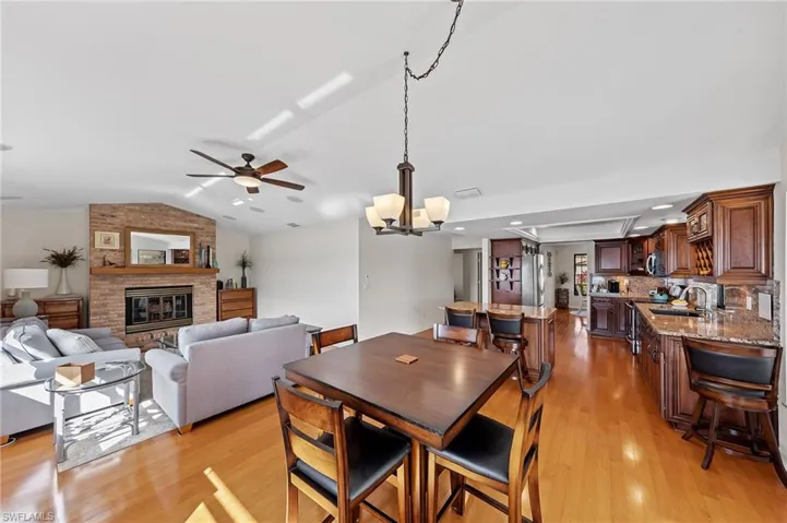 Family Room - Kitchen