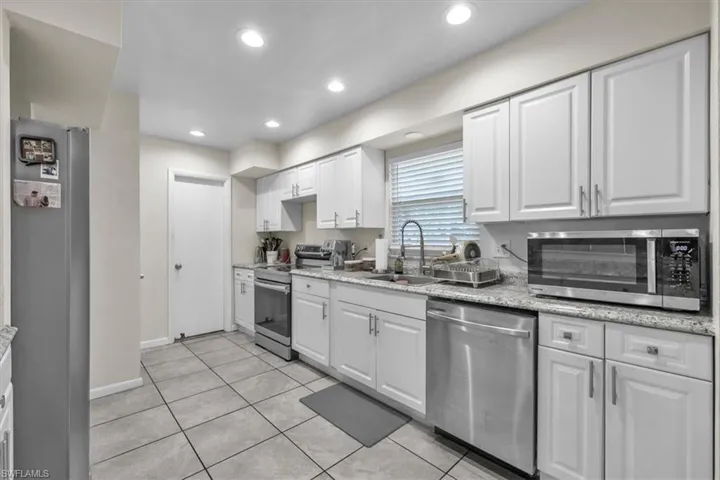 323  Hollywood  ST, Lehigh Acres, FL 33936