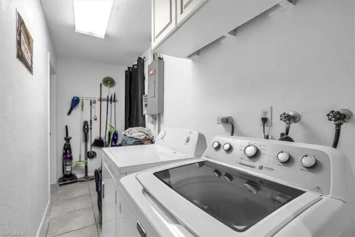 323  Hollywood  ST, Lehigh Acres, FL 33936