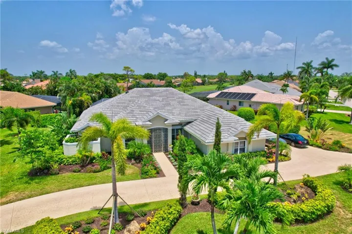 Circular driveway