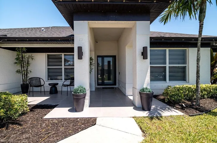 19 13th Pl, Cape Coral, Florida 33993