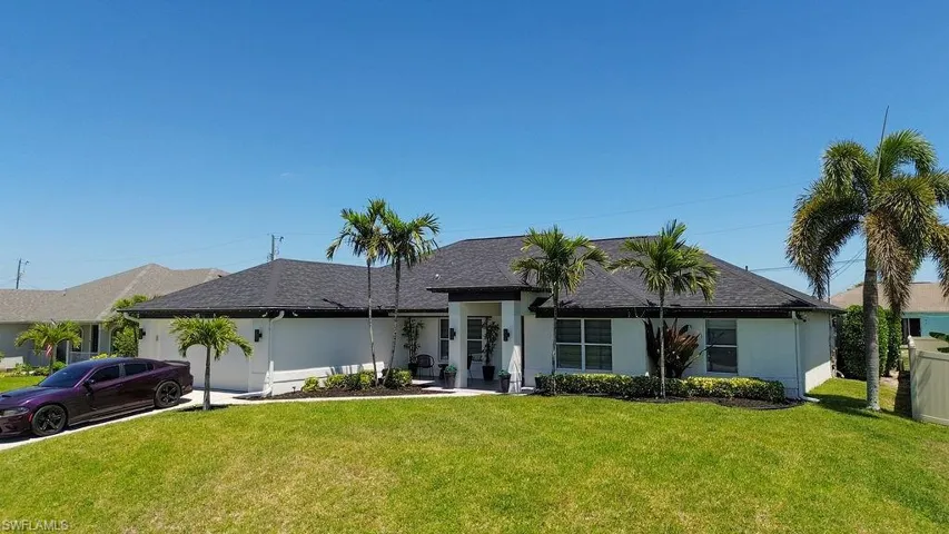 19 13th Pl, Cape Coral, Florida 33993