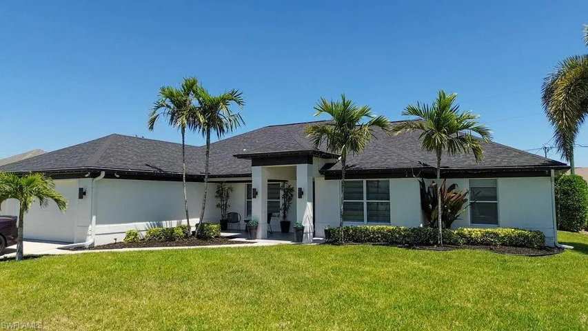 19 13th Pl, Cape Coral, Florida 33993