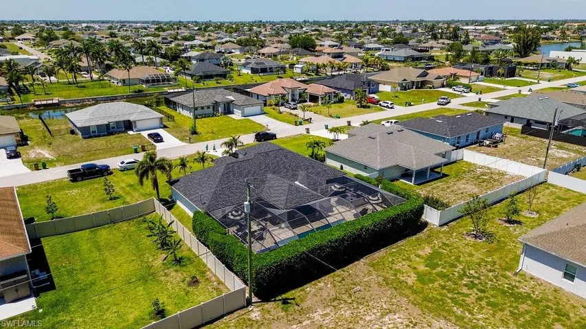 19 13th Pl, Cape Coral, Florida 33993