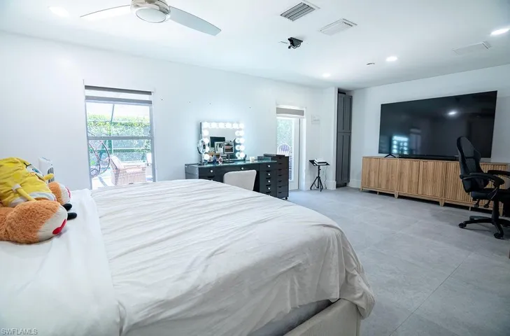 19 13th Pl, Cape Coral, Florida 33993