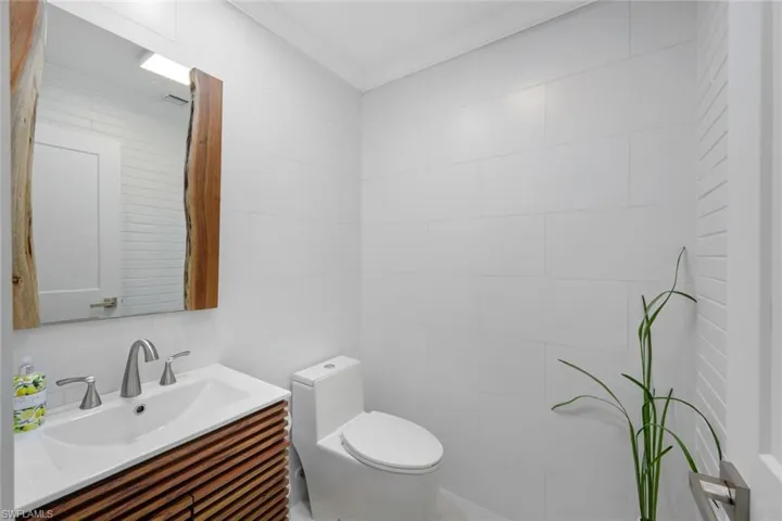 Guest half bath