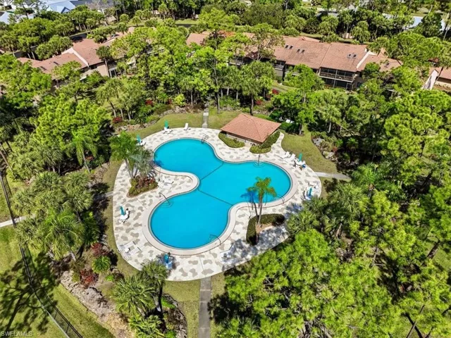 3219 Horse Carriage Way 303, Naples, Florida 34105