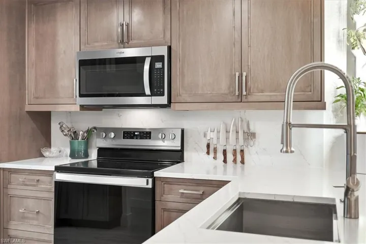 3219 Horse Carriage Way 303, Naples, Florida 34105