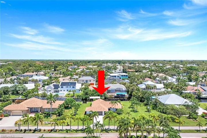 Minutes from Downtown Bonita Springs and Bonita Beach!
