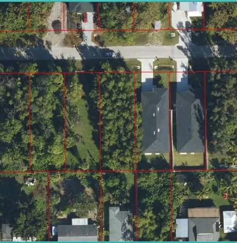 3060 Pinetree Ave Ave S, Naples, Florida 34112