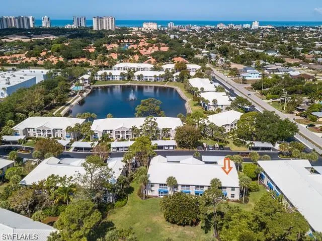 870  Gulf Pavilion  DR, Naples, FL 34108