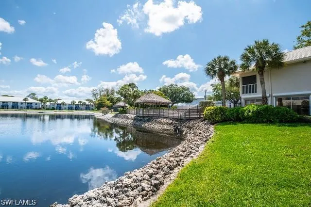 870  Gulf Pavilion  DR, Naples, FL 34108