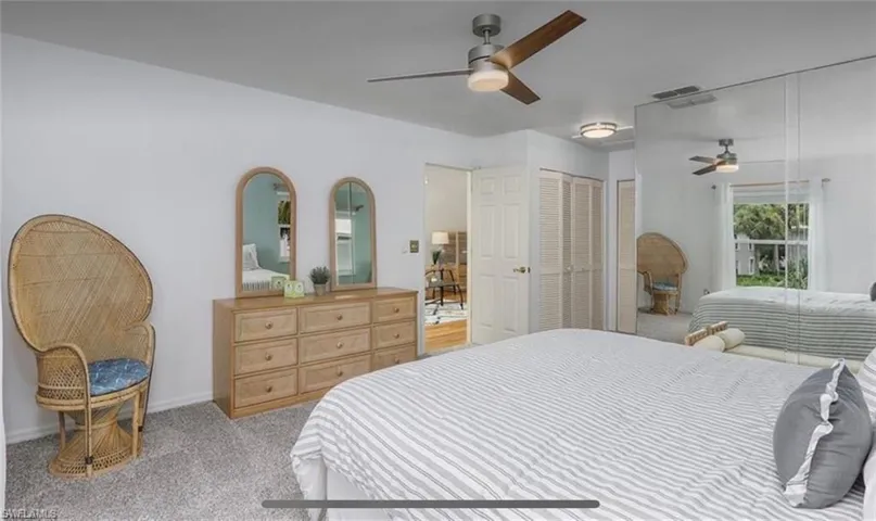 870  Gulf Pavilion  DR, Naples, FL 34108