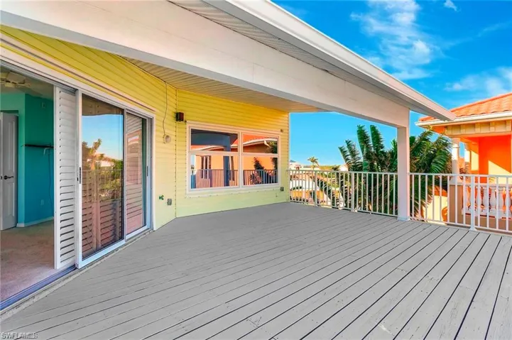86 Dolphin Cir, Naples, Florida 34113