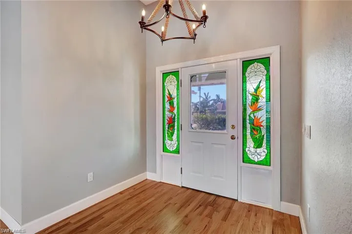 86 Dolphin Cir, Naples, Florida 34113