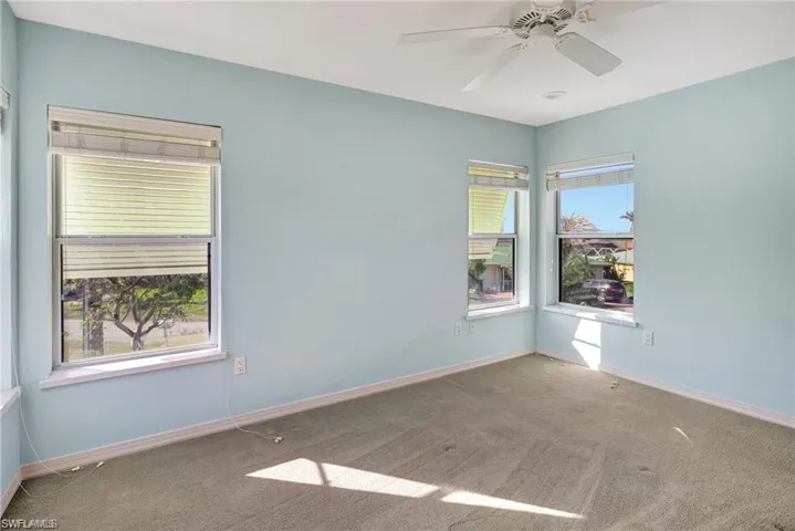 86 Dolphin Cir, Naples, Florida 34113