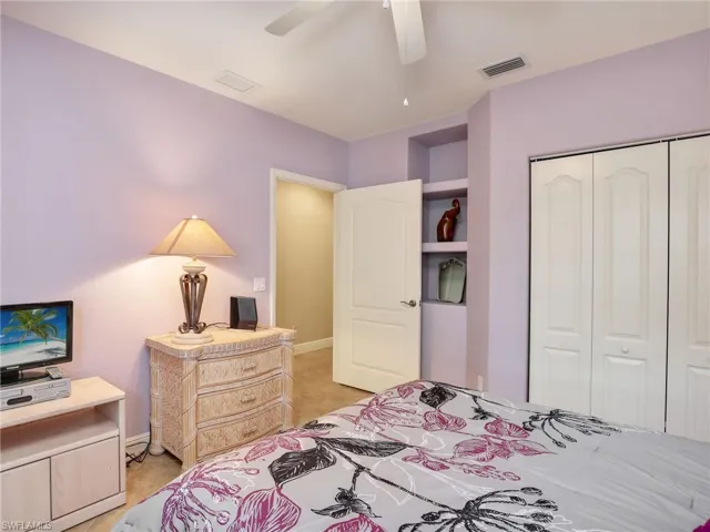 2nd Bedroom - Queen Bed