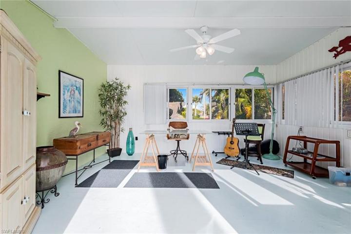 2001 SE 20th LN, CAPE CORAL FL 33990