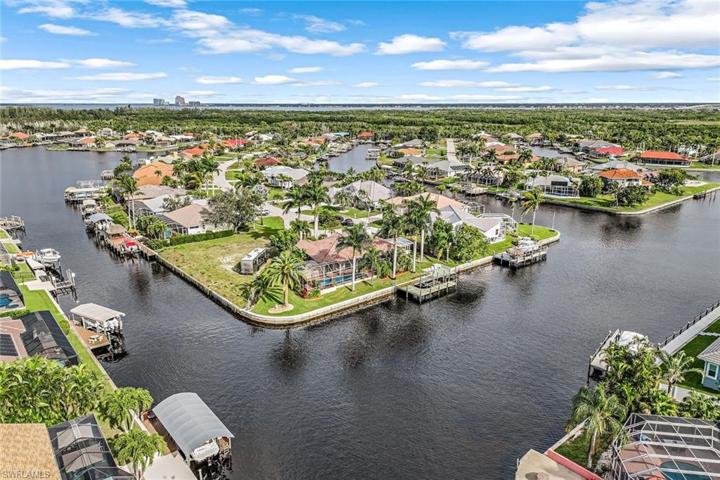 2001 SE 20th LN, CAPE CORAL FL 33990