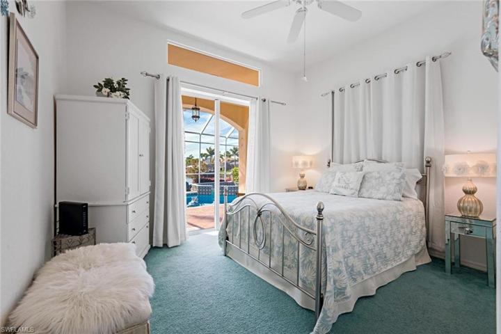 2001 SE 20th LN, CAPE CORAL FL 33990