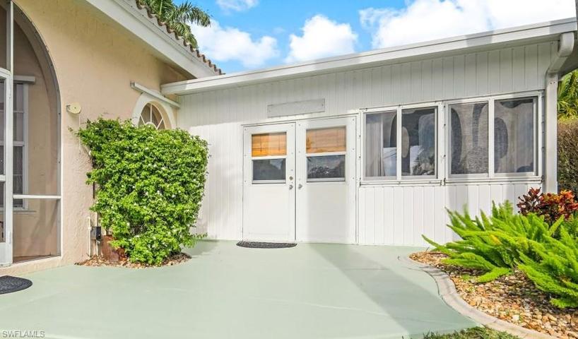 2001 SE 20th LN, CAPE CORAL FL 33990
