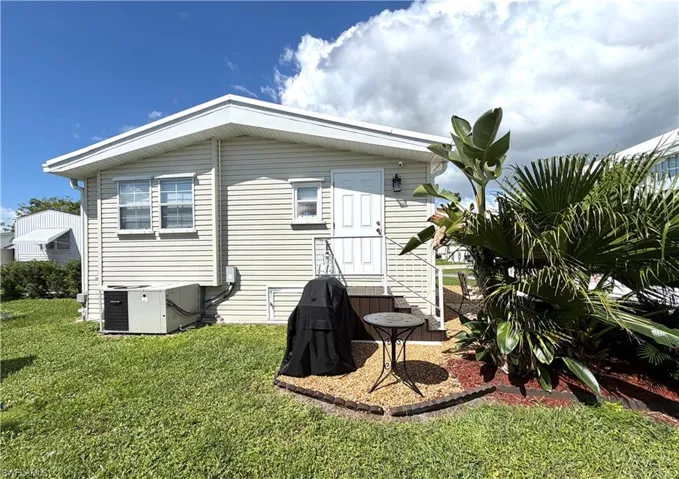 4711 Mayflower Way W, Estero, Florida 33928