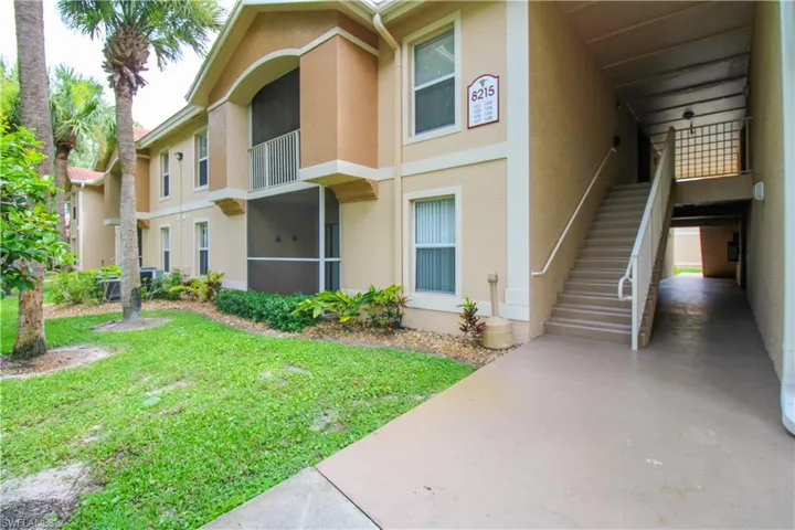 8215 Ibis Club Dr 102, Naples, Florida 34104