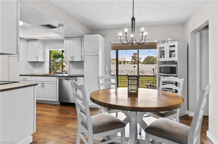 54 Madison DR, NAPLES FL 34110