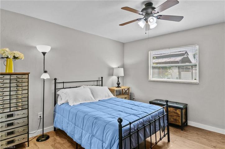 54 Madison DR, NAPLES FL 34110