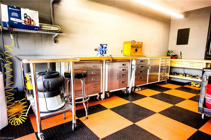 54 Madison DR, NAPLES FL 34110