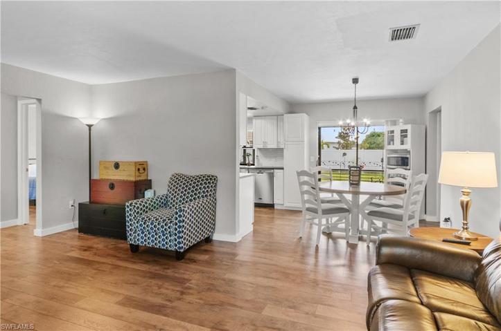 54 Madison DR, NAPLES FL 34110