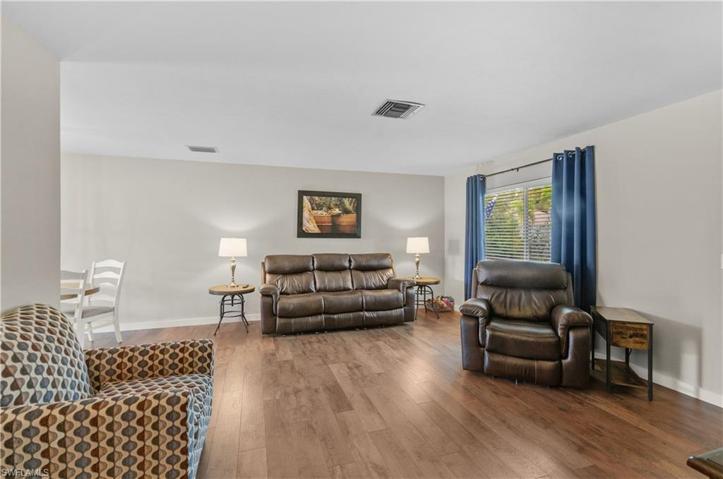 54 Madison DR, NAPLES FL 34110