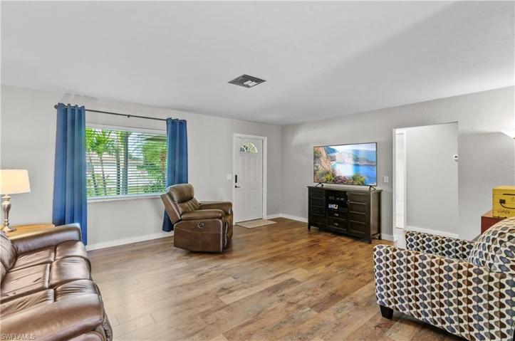 54 Madison DR, NAPLES FL 34110