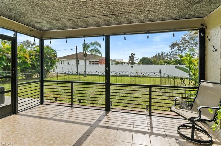 54 Madison DR, NAPLES FL 34110