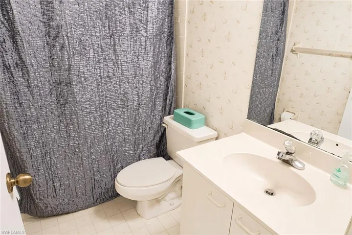 Bathromm 2