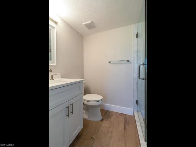 29 High Point Cir E 307, Naples, Florida 34103