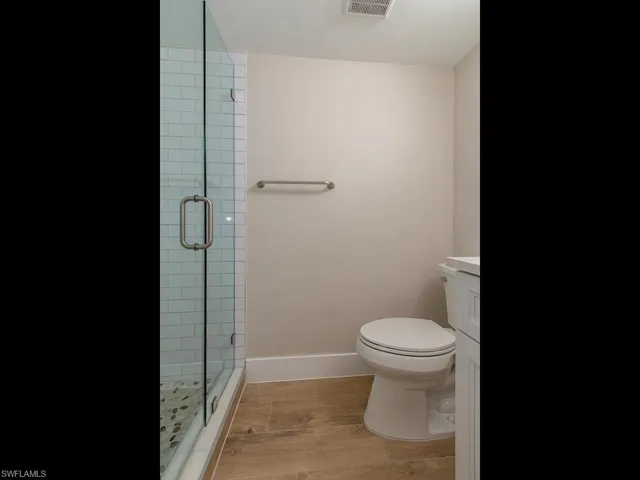 29 High Point Cir E 307, Naples, Florida 34103