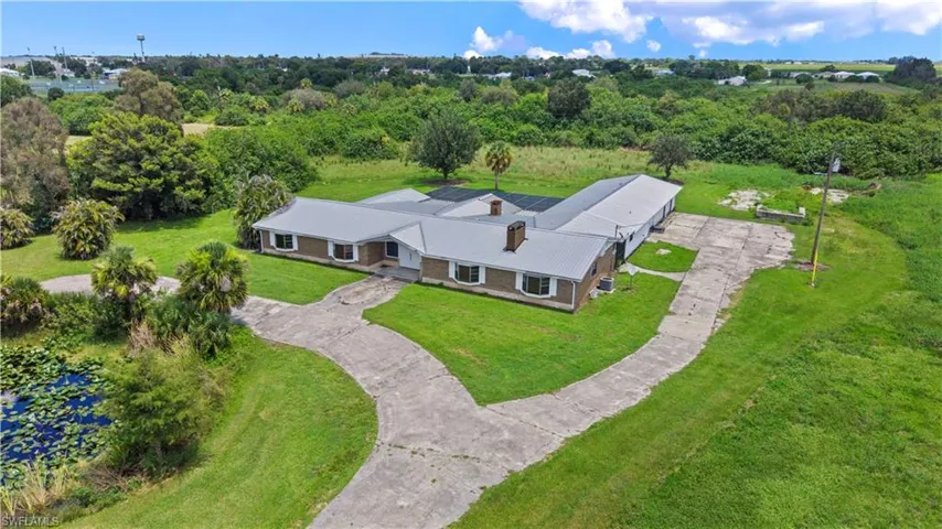 1085 West Ave, Moore Haven, Florida 33471