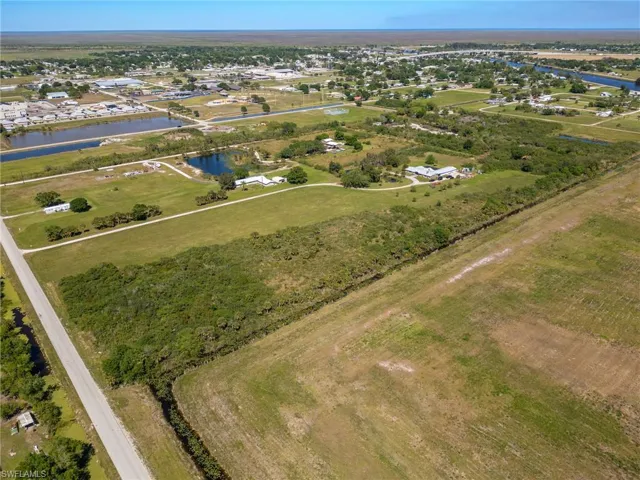 1085 West Ave, Moore Haven, Florida 33471