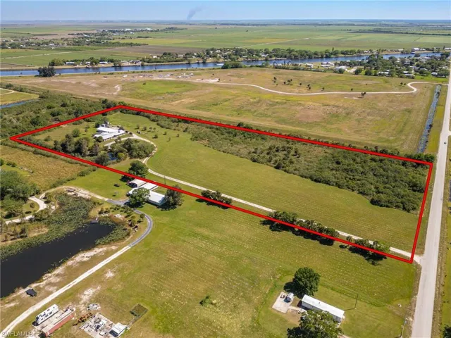 1085 West Ave, Moore Haven, Florida 33471