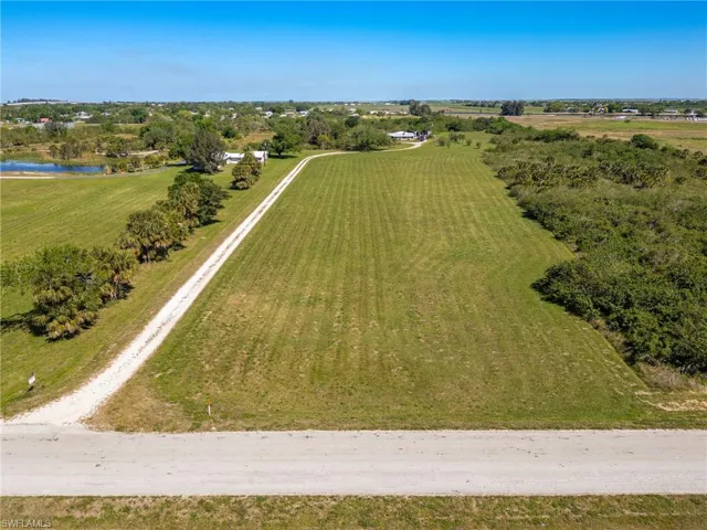 1085 West Ave, Moore Haven, Florida 33471