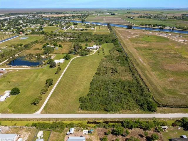 1085 West Ave, Moore Haven, Florida 33471